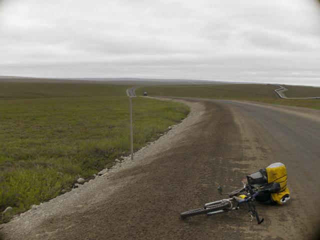 アラスカ北極圏ダルトンハイウェイ自転車縦断釣行